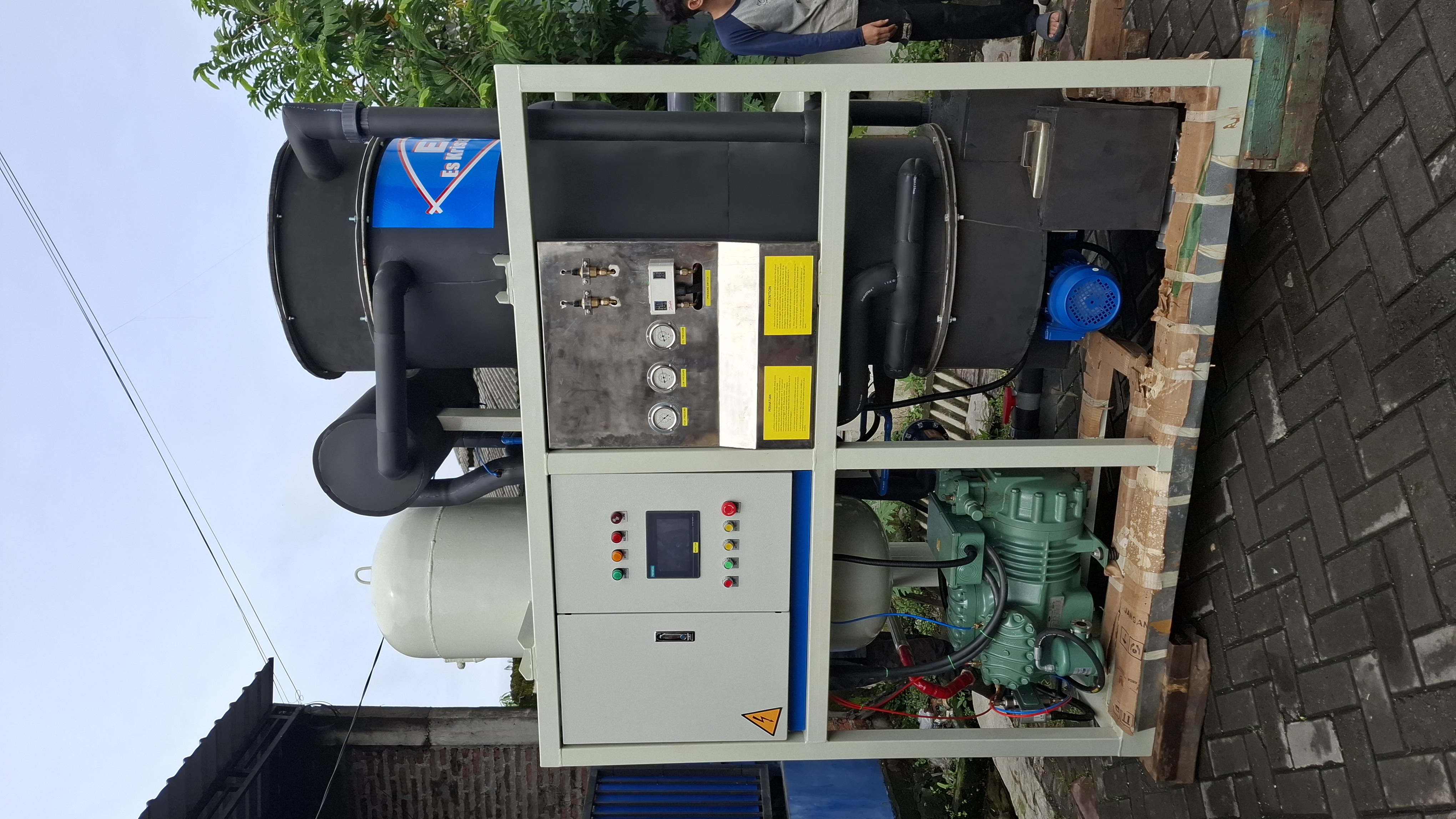 Pembuatan mesin es kristal 